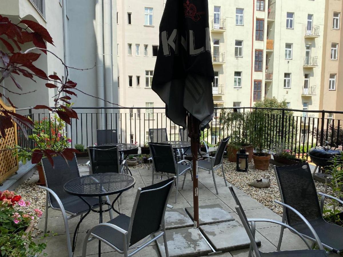 Apartments Cafe No.22 Prague Luaran gambar